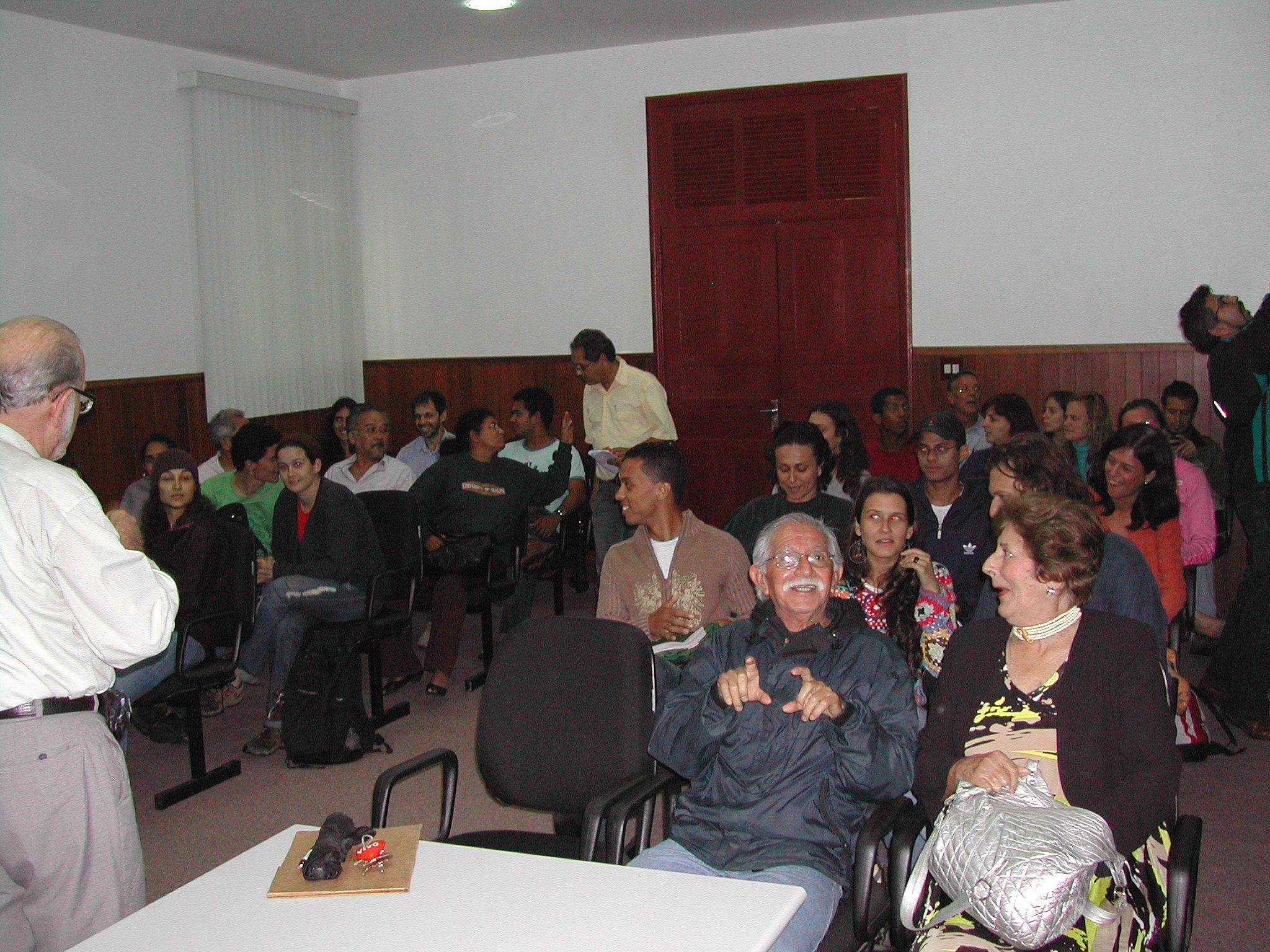 Dr. Jean Dubois - doa&ccedil;&atilde;o de livros do acervo bibliotec&aacute;rio da RABRAF-Rede Brasileira Agroflorestal